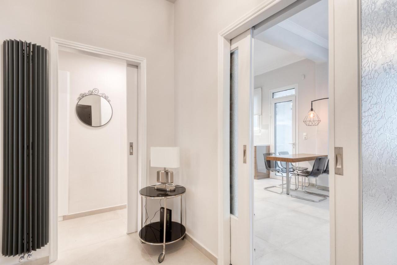 Modern 2-Bedroom Apt, 200M From The Acropolis Atene Esterno foto