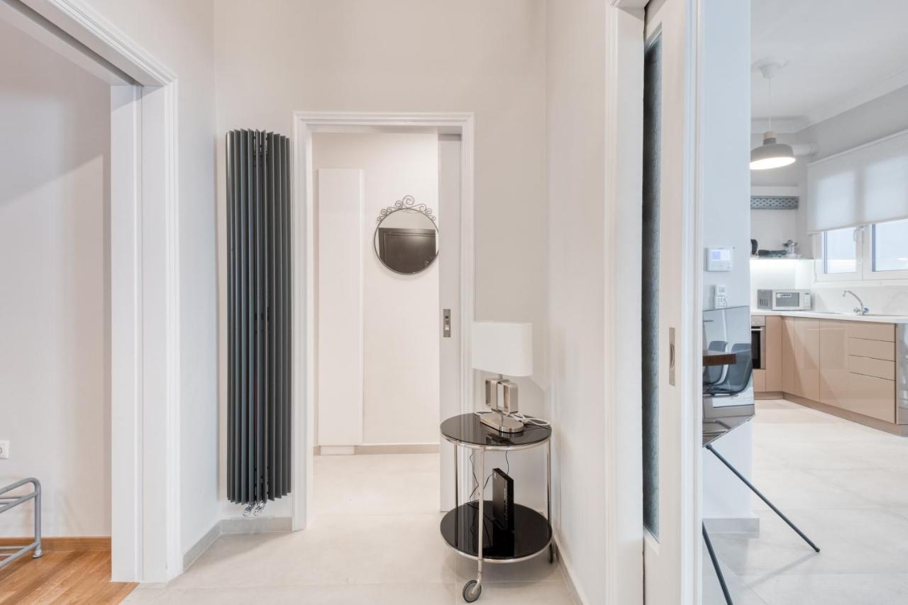 Modern 2-Bedroom Apt, 200M From The Acropolis Atene Esterno foto