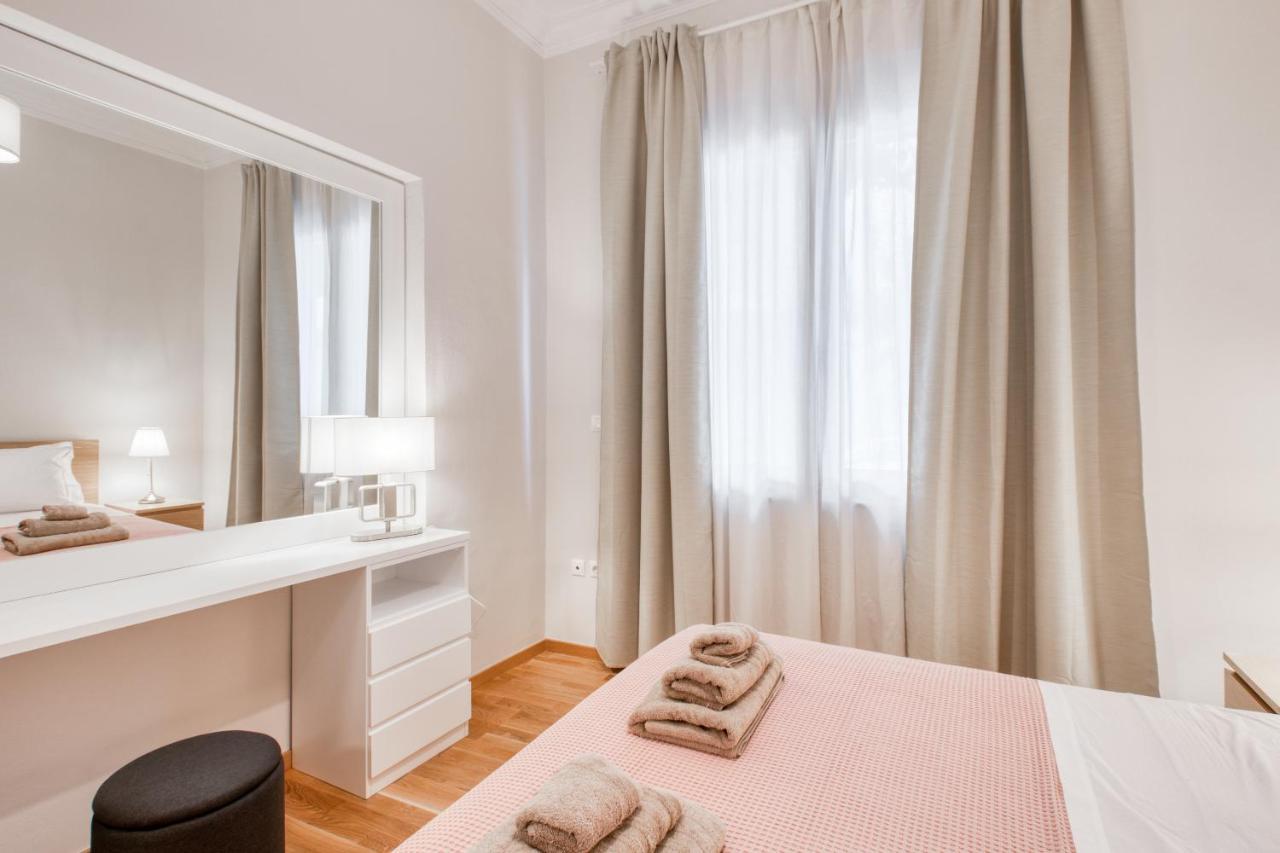 Modern 2-Bedroom Apt, 200M From The Acropolis Atene Esterno foto