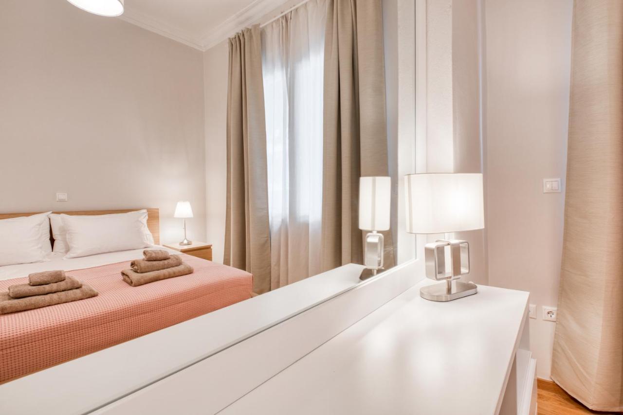 Modern 2-Bedroom Apt, 200M From The Acropolis Atene Esterno foto