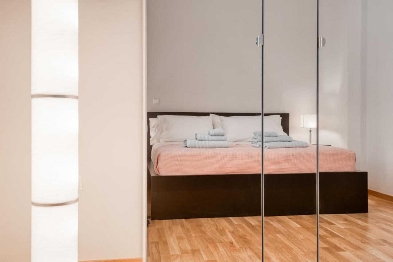 Modern 2-Bedroom Apt, 200M From The Acropolis Atene Esterno foto
