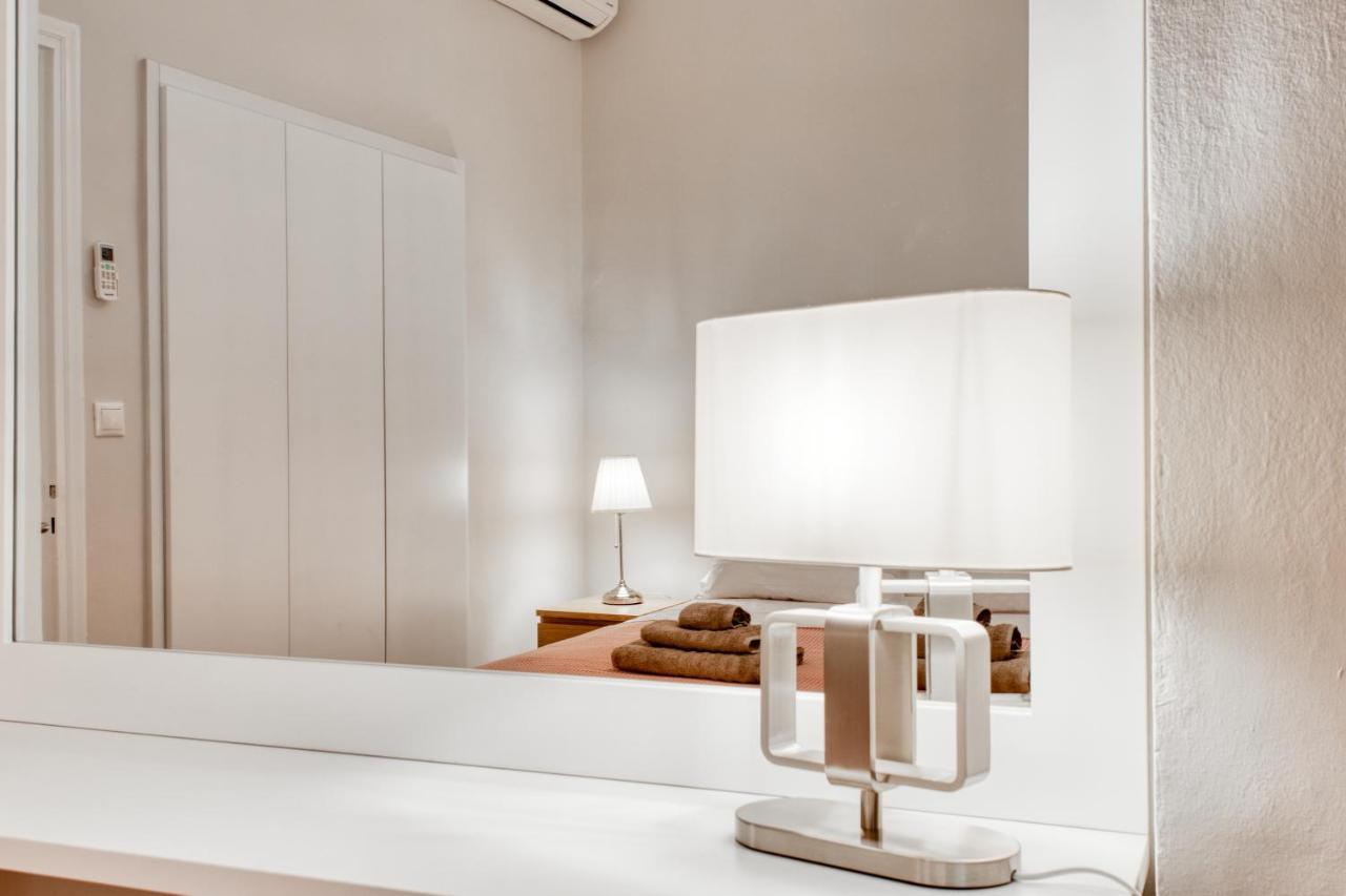 Modern 2-Bedroom Apt, 200M From The Acropolis Atene Esterno foto