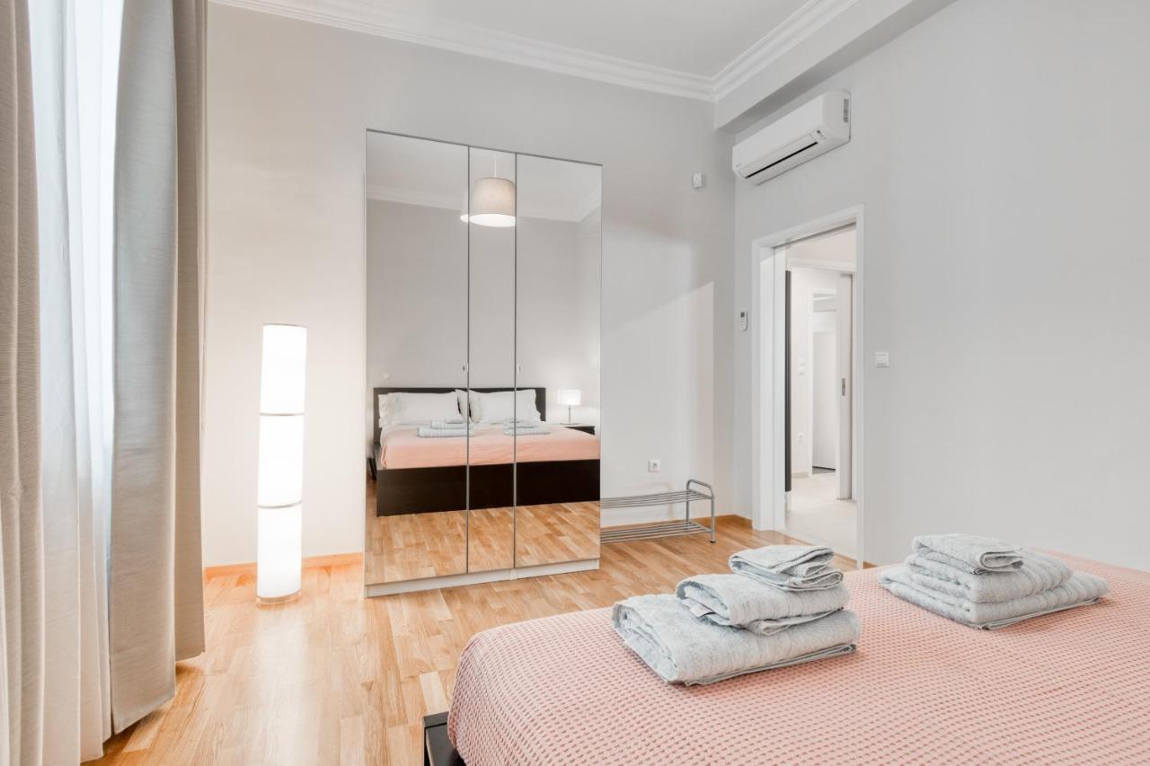 Modern 2-Bedroom Apt, 200M From The Acropolis Atene Esterno foto