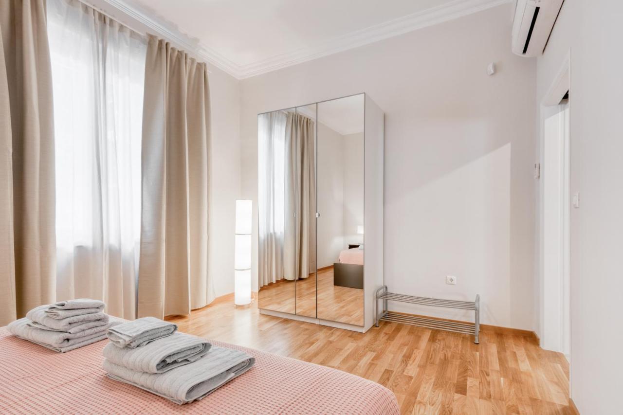 Modern 2-Bedroom Apt, 200M From The Acropolis Atene Esterno foto