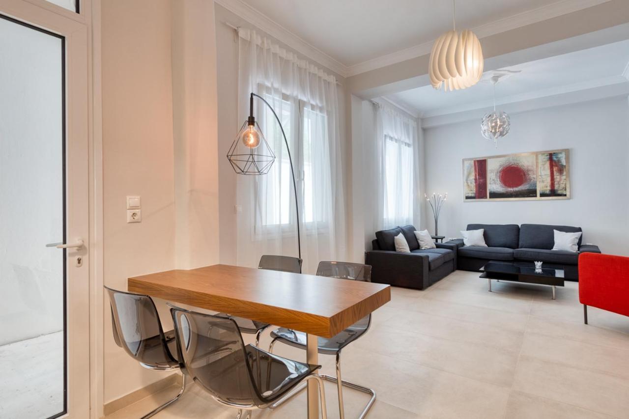Modern 2-Bedroom Apt, 200M From The Acropolis Atene Esterno foto